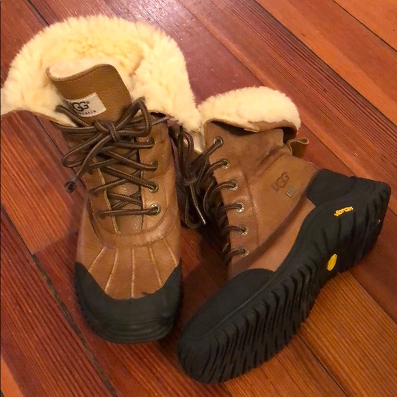 UGG Shoes - UGG Adirondack II size 6.5